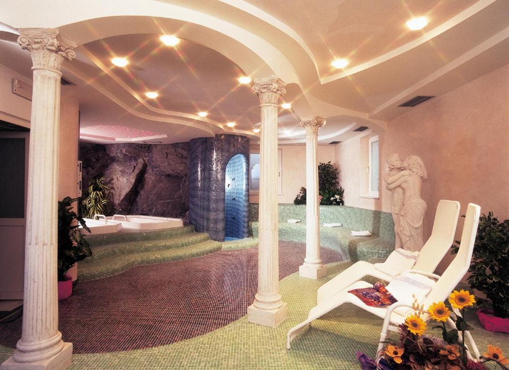 Hotel Klotz San Leonardo in Passiria Ngoại thất bức ảnh